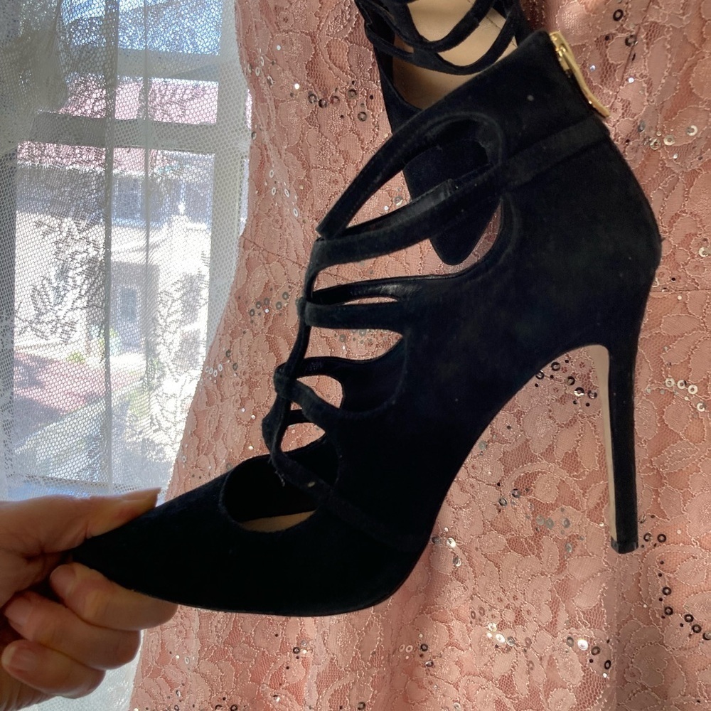 BCBG Elegant Black Stiletto Heels Great Condition!